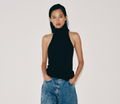 TOP CUELLO ALTO NEGRO